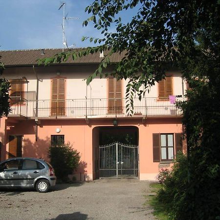 Le Petit Fleur Hotel Bareggio Luaran gambar