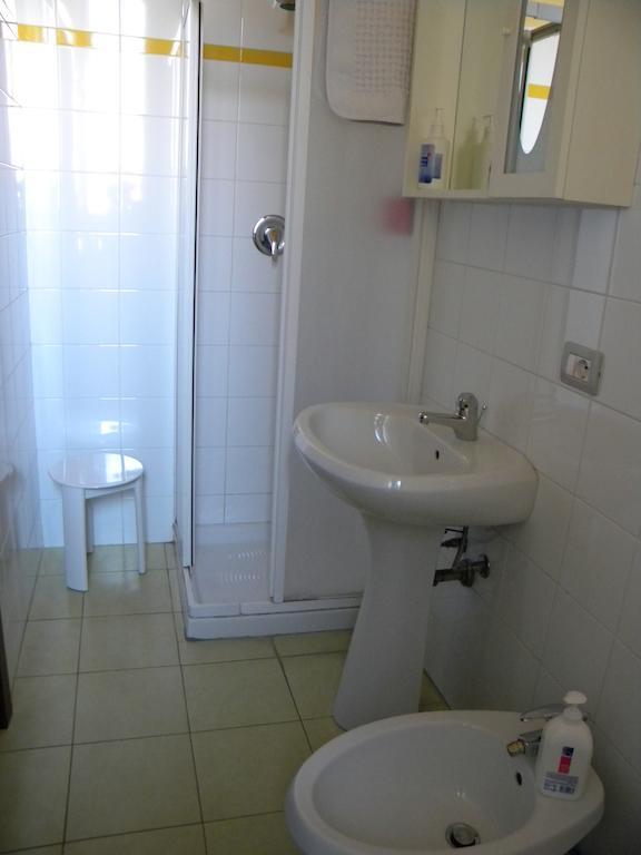Le Petit Fleur Hotel Bareggio Bilik gambar